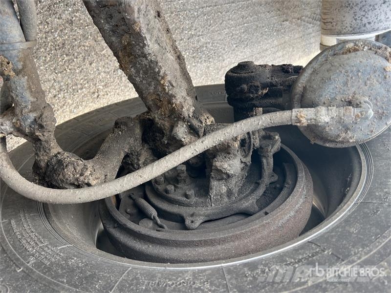 Mack Granite شاحنات قلابة