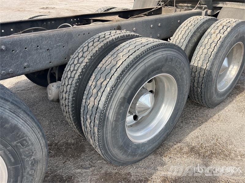 Mack Granite شاحنات قلابة