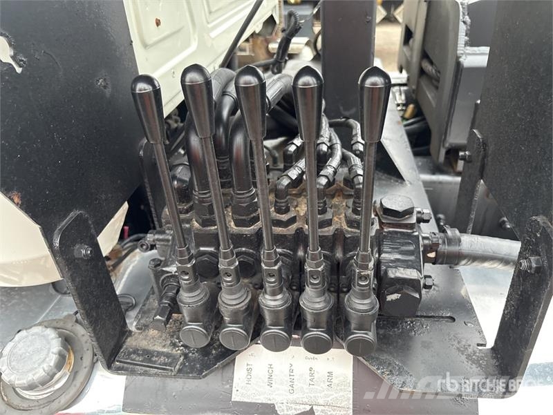 Mack GU533 Kipplader