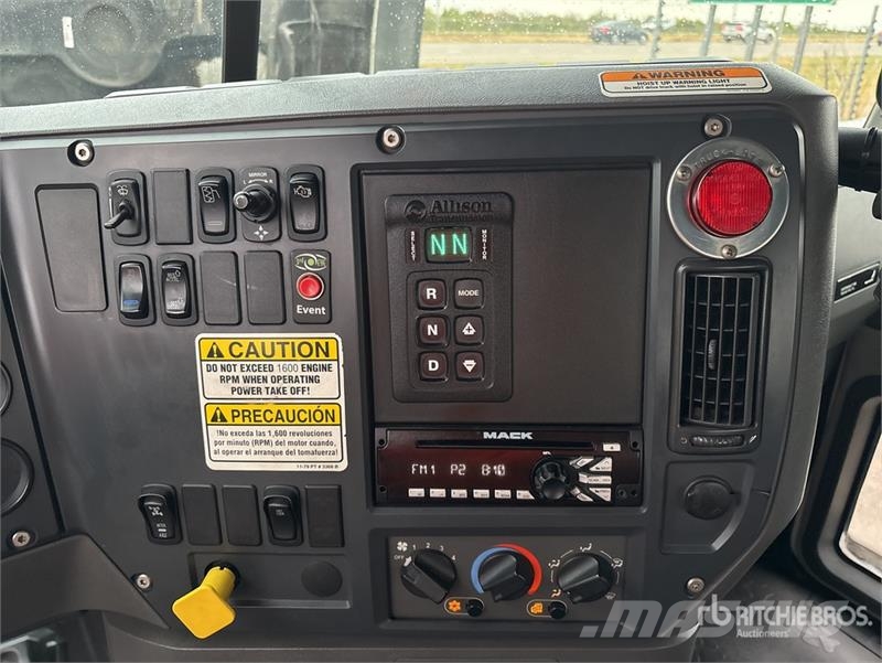 Mack GU533 Kipplader