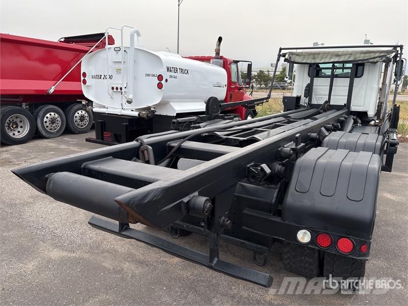 Mack GU533 Kipplader