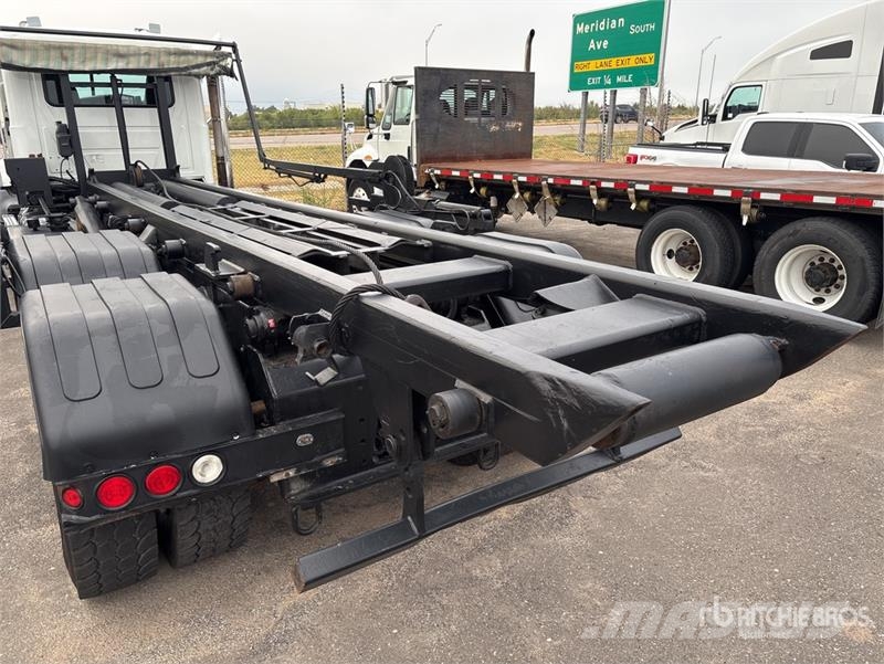 Mack GU533 Kipplader