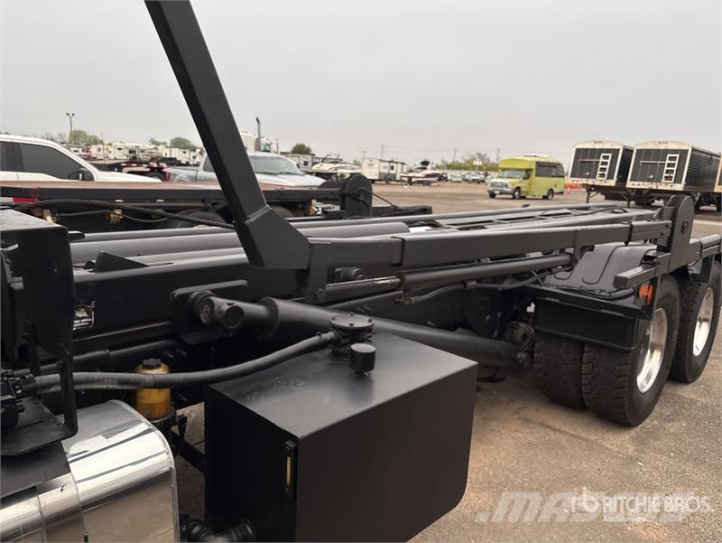 Mack GU533 Kipplader