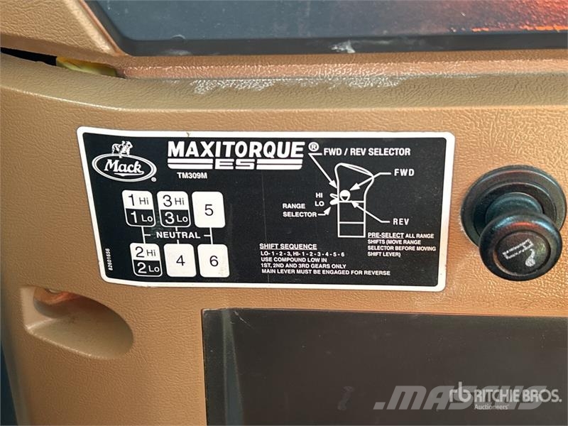 Mack GU713 Beton-Mischfahrzeuge