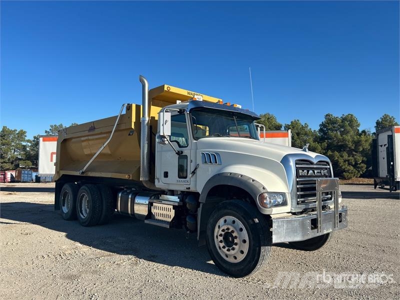 Mack GU713 ダンプ