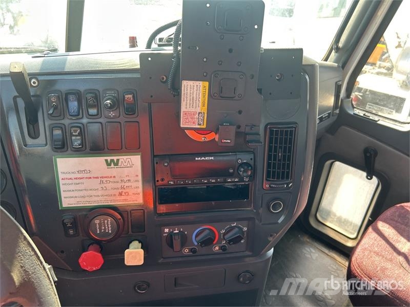 Mack GU713 Komunalni tovornjaki