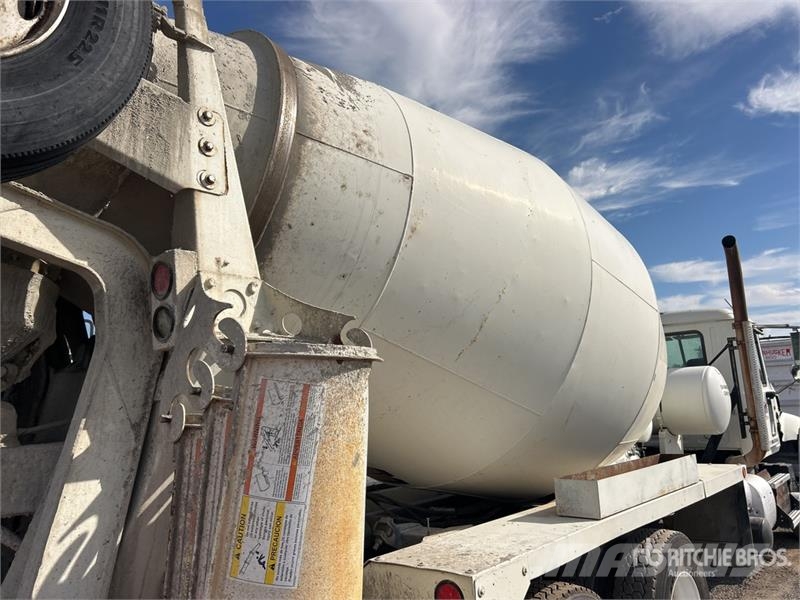 Mack GU713 Beton-Mischfahrzeuge