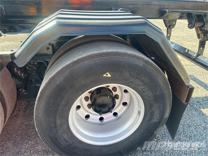 Mack GU713 Komunalni tovornjaki