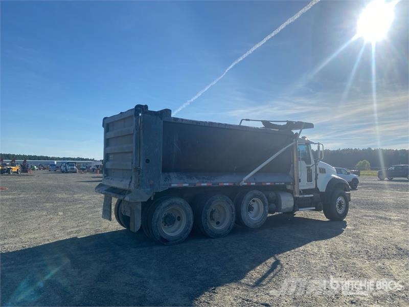 Mack GU713 Bañeras basculantes usadas