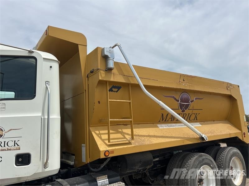Mack GU713 Tippbilar