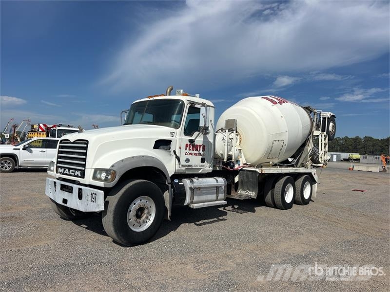 Mack GU713 Beton-Mischfahrzeuge