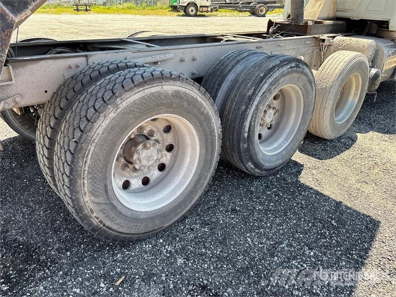 Mack GU713 Bañeras basculantes usadas