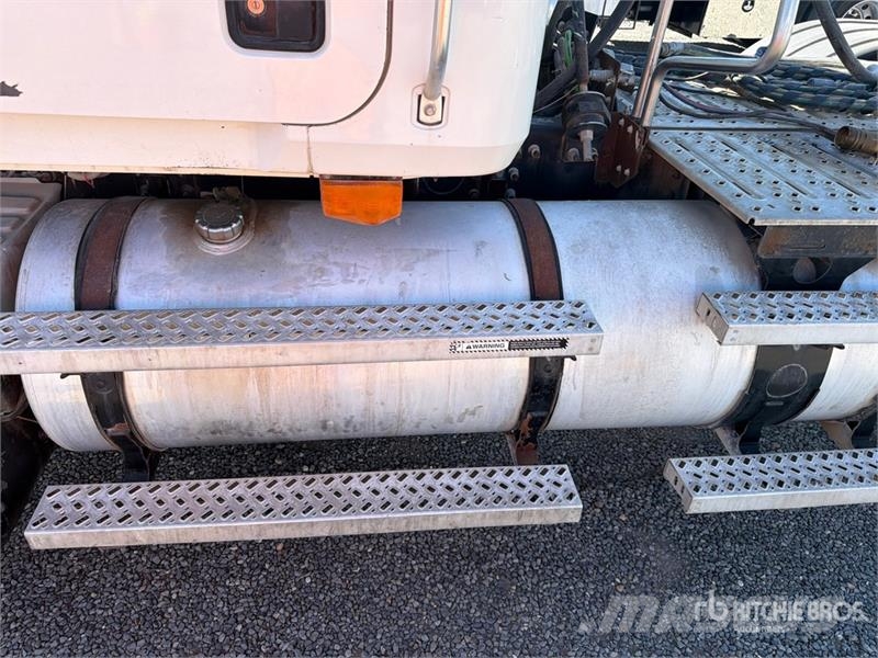 Mack GU713 Vlačilci