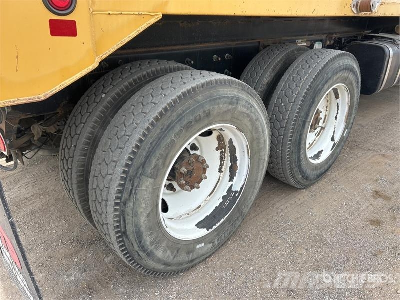 Mack GU713 Tippbilar