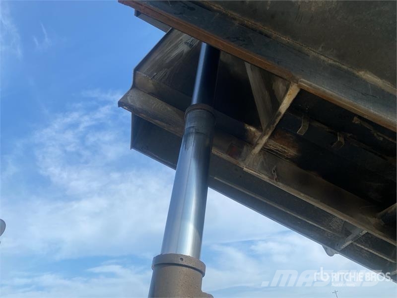 Mack GU713 Bañeras basculantes usadas