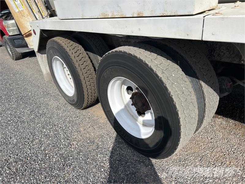 Mack GU713 Beton-Mischfahrzeuge