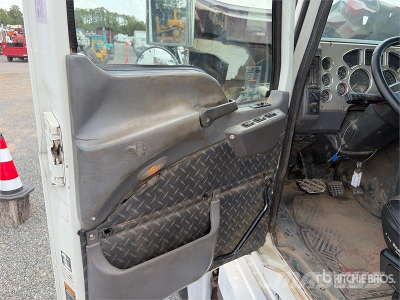 Mack GU713 Truck Tractor Units