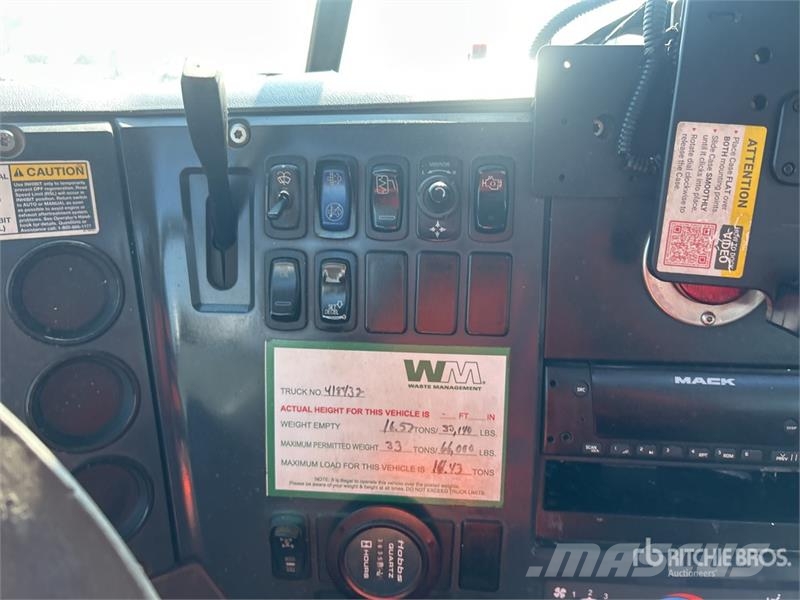 Mack GU713 Komunalni tovornjaki