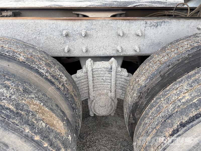 Mack GU713 Tipper trucks