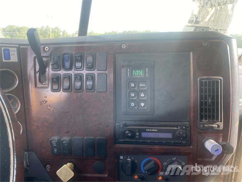 Mack GU713 Bañeras basculantes usadas