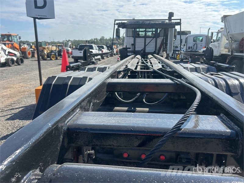 Mack GU713 Komunalni tovornjaki