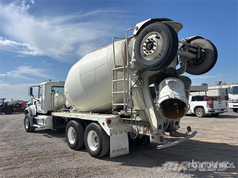Mack GU713 Beton-Mischfahrzeuge