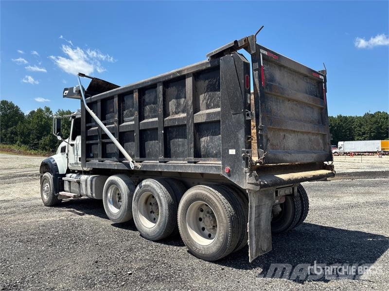 Mack GU713 Bañeras basculantes usadas