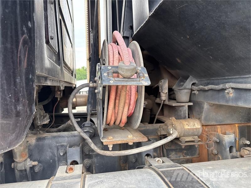 Mack GU713 Tipper trucks