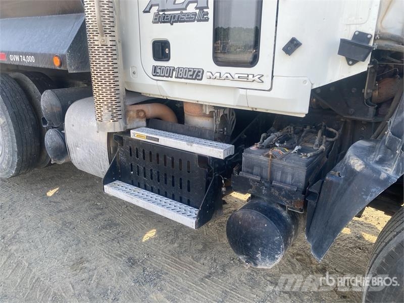 Mack GU713 Bañeras basculantes usadas