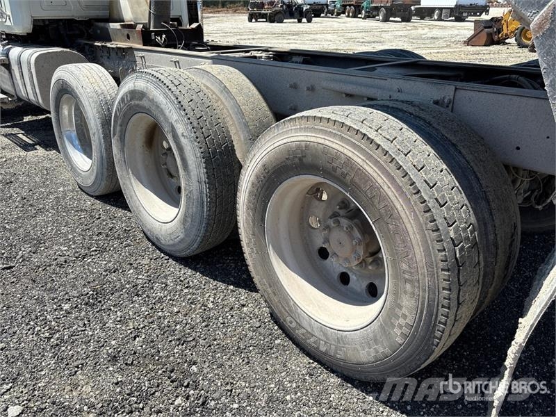 Mack GU713 Bañeras basculantes usadas
