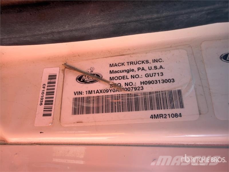 Mack GU713 Vlačilci