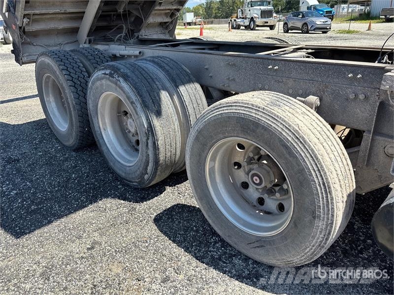 Mack GU713 Bañeras basculantes usadas