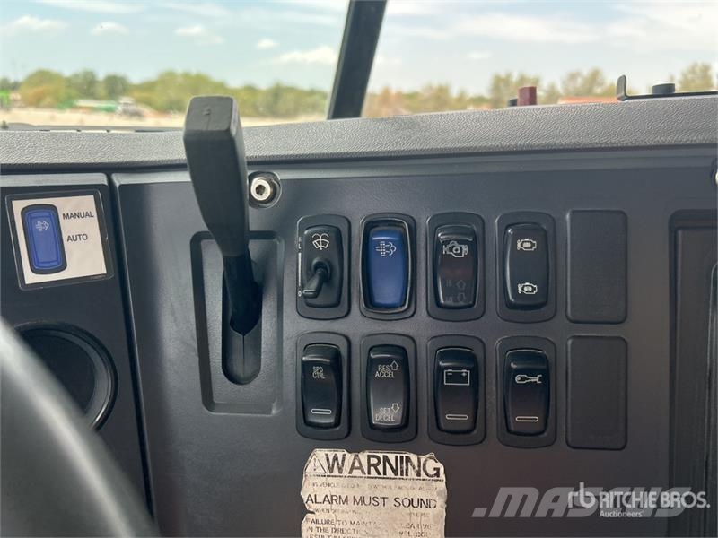 Mack GU713 Tippbilar