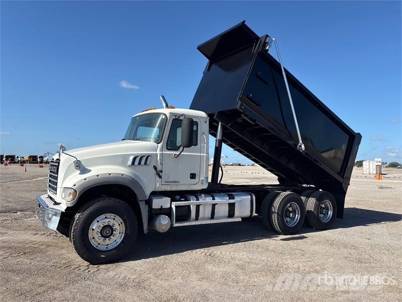 Mack GU713 Kiper kamioni