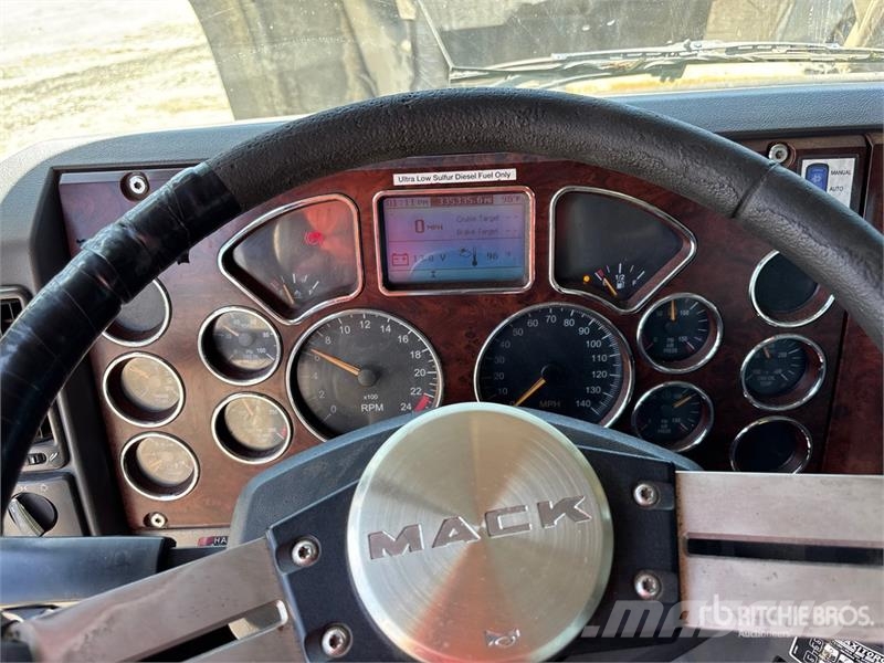 Mack GU713 Bañeras basculantes usadas
