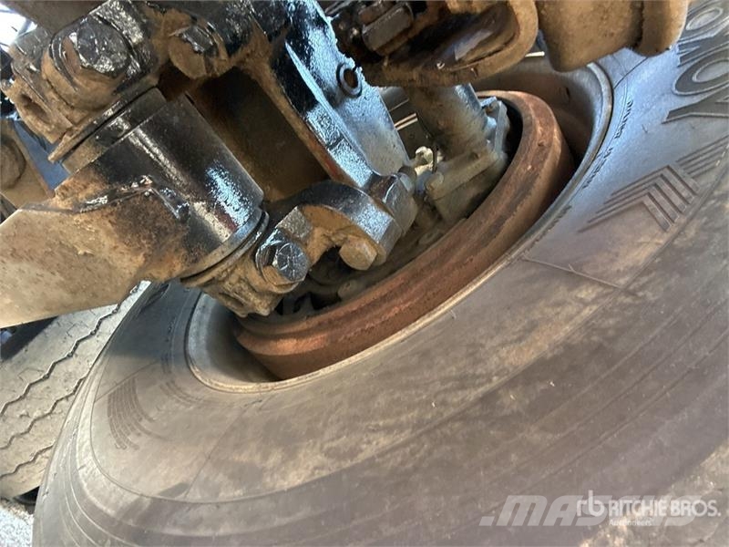Mack GU713 Komunalni tovornjaki