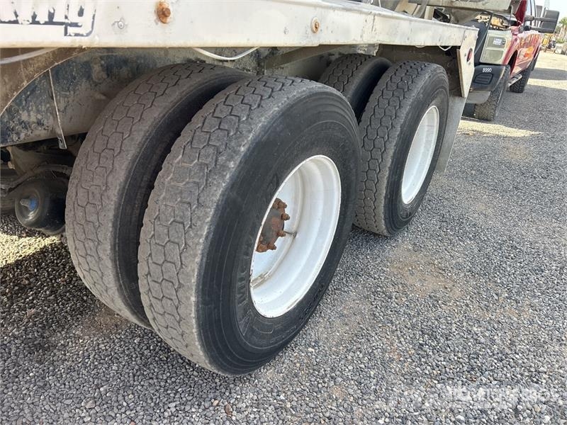 Mack GU713 Beton-Mischfahrzeuge