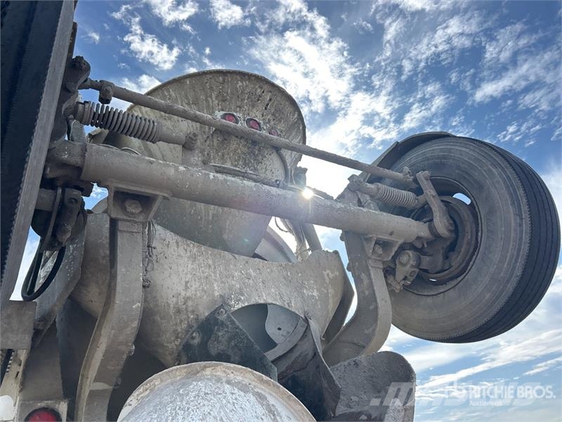 Mack GU713 Beton-Mischfahrzeuge