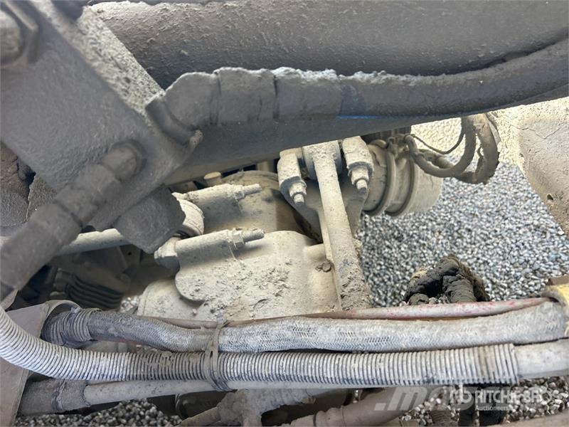 Mack GU713 Beton-Mischfahrzeuge