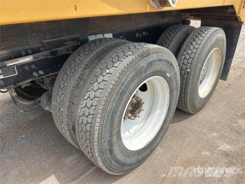 Mack GU713 Tippbilar
