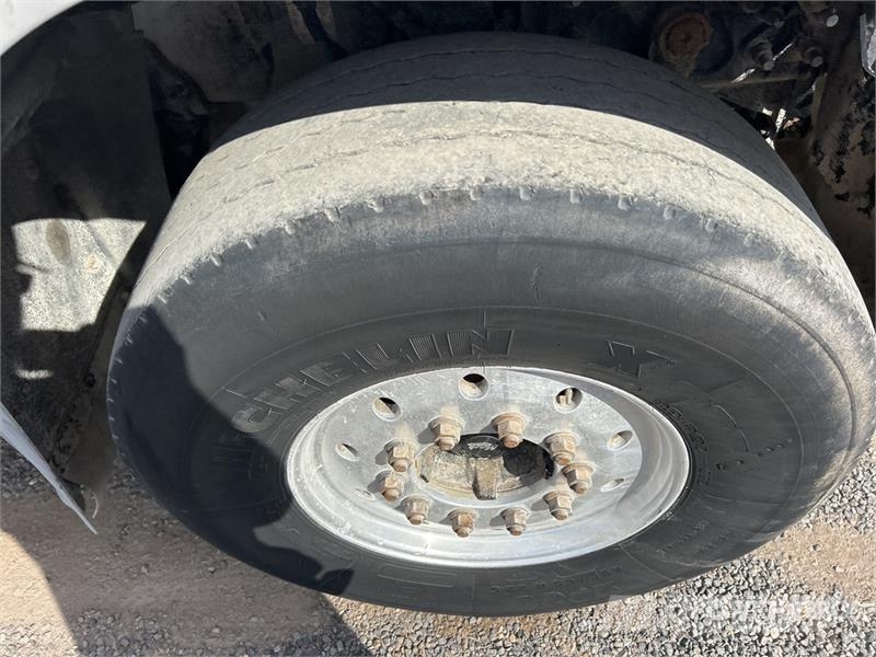 Mack GU713 Beton-Mischfahrzeuge