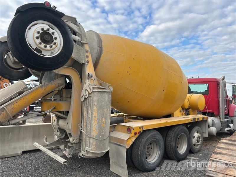 Mack GU713 10x4 Mixer Truck Avtomešalci za beton