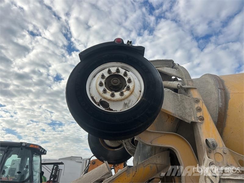 Mack GU713 10x4 Mixer Truck Avtomešalci za beton