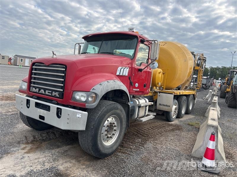 Mack GU713 10x4 Mixer Truck Avtomešalci za beton