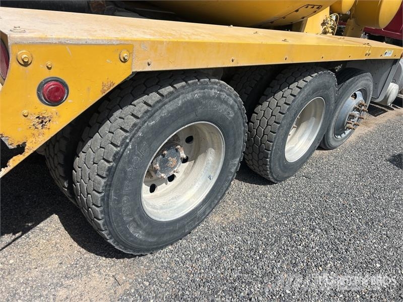 Mack GU713 10x4 Mixer Truck Kamioni mešalice za beton