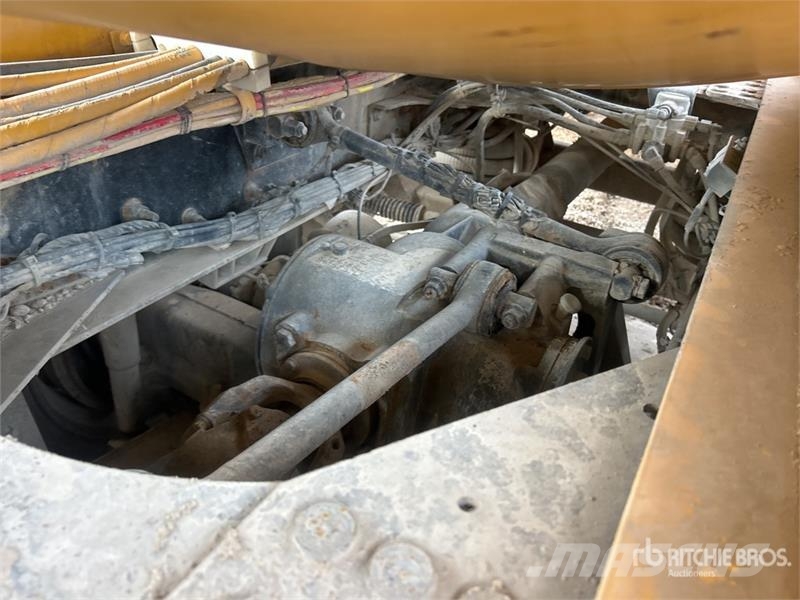 Mack GU713 10x4 Mixer Truck Avtomešalci za beton