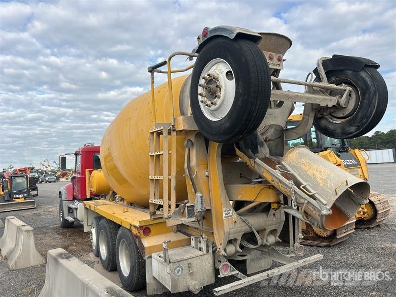 Mack GU713 10x4 Mixer Truck Avtomešalci za beton