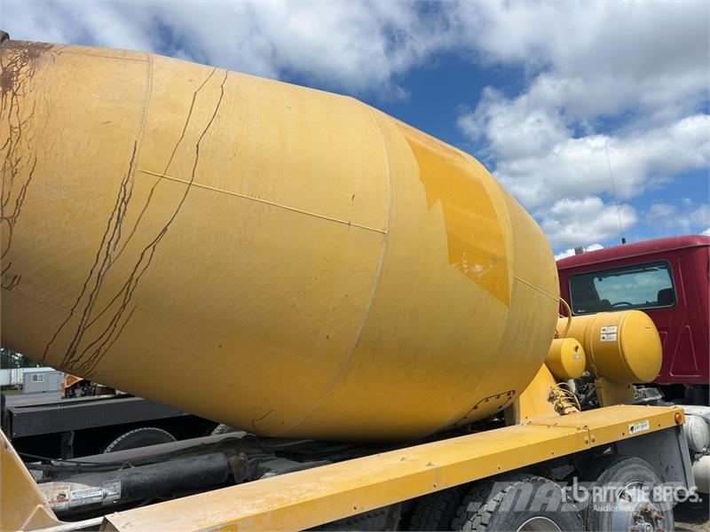 Mack GU713 10x4 Mixer Truck Kamioni mešalice za beton