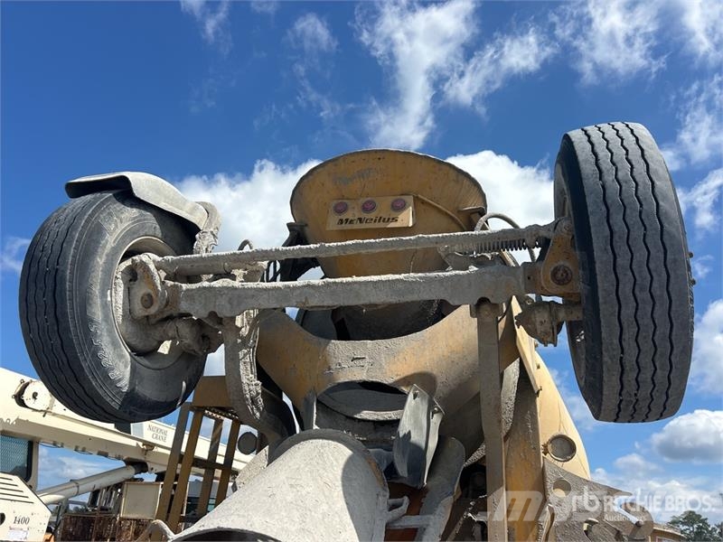Mack GU713 10x4 Mixer Truck Kamioni mešalice za beton