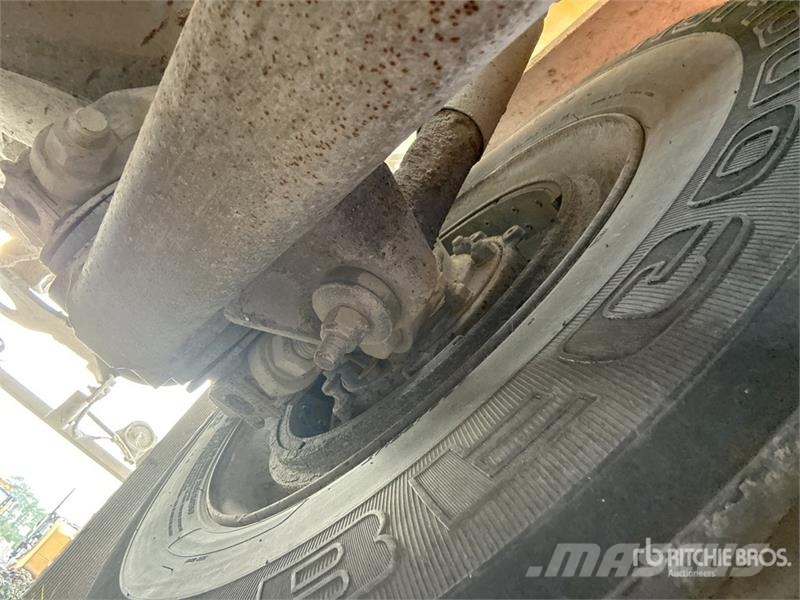 Mack GU713 10x4 Mixer Truck Avtomešalci za beton